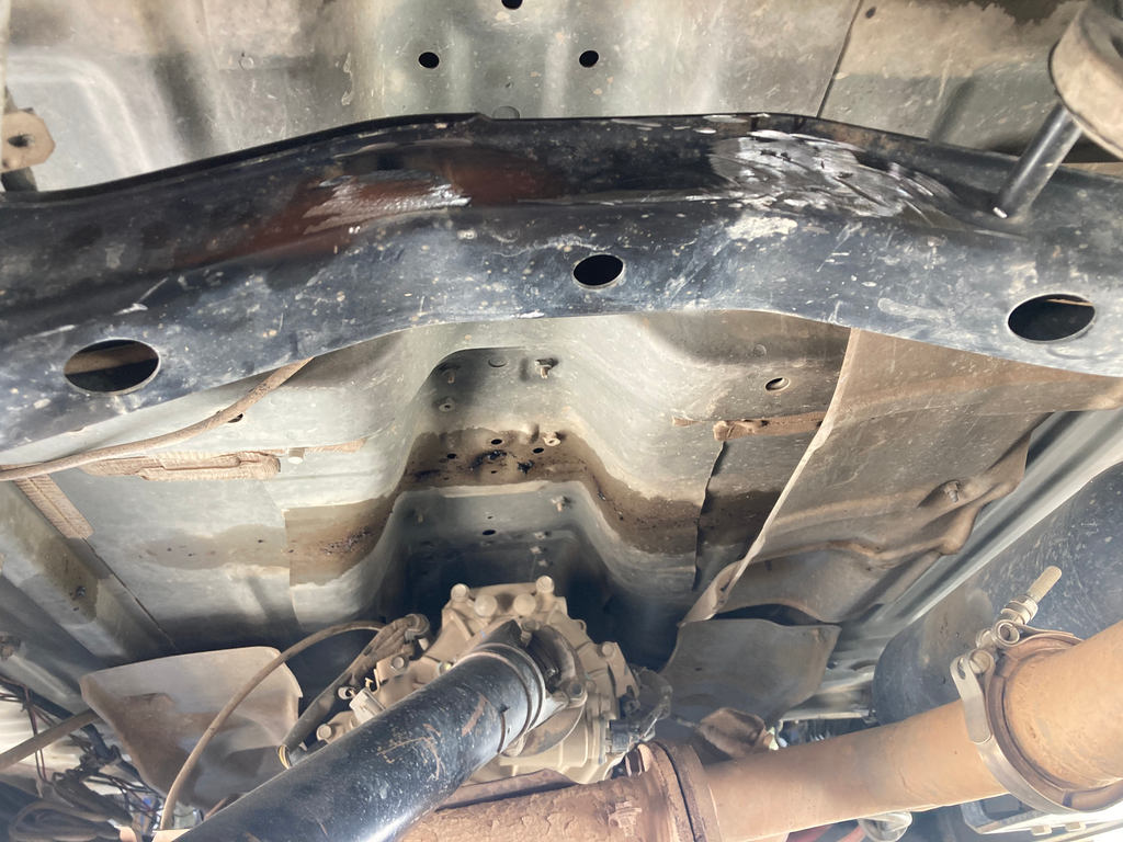 2000-2006 Tundra Center Bearing Mount image 3