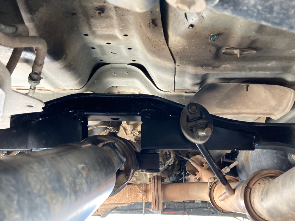 2000-2006 Tundra Center Bearing Mount image 4