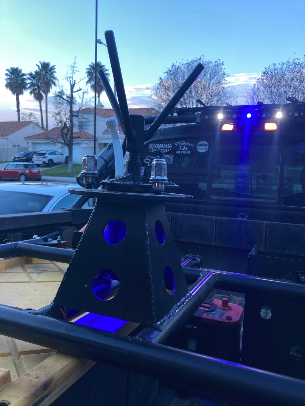 FGT Over-The-Bed Single Spare Tire Carrier image 4